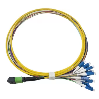 Why low‑loss MPO/MTP cables matter for 400G and 800G transceivers.