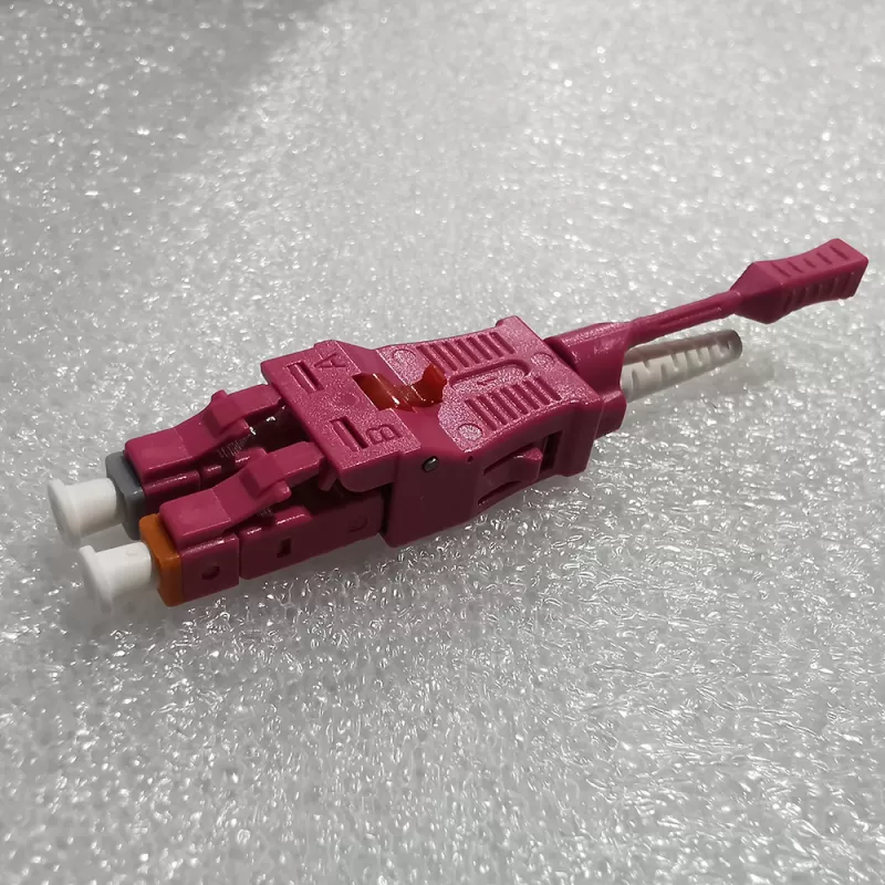 Switchable Polarity Uniboot Connector